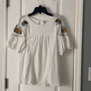 Boutique puff sleeve top!